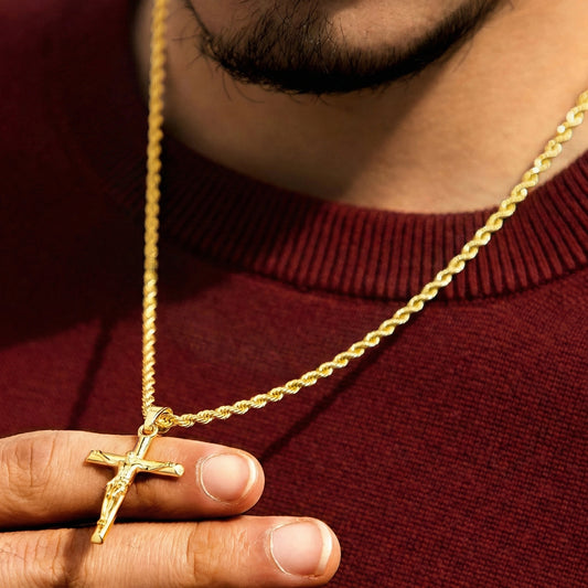 Lantisor Impletit Crucifix Placat cu Aur